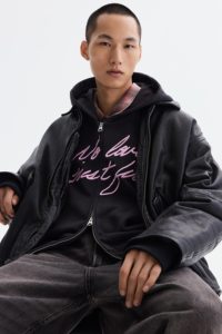 เสื้อฮู้ดดี้ผู้ชายโลโก้แบบกำหนดเอง เสื้อฮู้ดดี้หนานุ่มสไตล์สตรีทแวร์ ผู้ผลิตเสื้อฮู้ดดี้ - Product Image 3