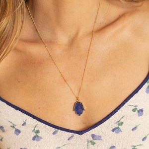 Pendentif main Hamsa vintage en pierre naturelle de Lapis Lazuli véritable, plaqué or, cadeau pour elle - Product Image 5