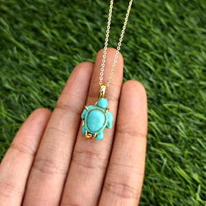 Collier pendentif tortue de mer en laiton plaqué or 18 carats, avec breloque turquoise bleue en forme d'animal, serti griffes, bijou unisexe - Product Image 4