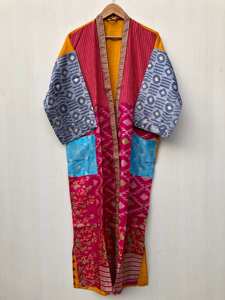 Kimono de Seda Floral Estilo Sari Indio, Túnica Vintage, Vestido Suave para Fiesta en la Playa, Kimono de Seda Hecho a Mano en India, Precio al por Mayor - Product Image 4