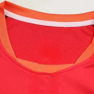 Uniforme de Fútbol en Oferta, Ropa Deportiva Diseño 2026, Precio al por Mayor, Uniforme de Fútbol Transpirable y Cómodo con Logotipo/Color Personalizado - Product Image 2