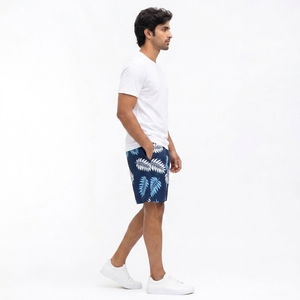 Pantalones cortos deportivos para hombre hechos con tela ligera y transpirable que proporciona comodidad, flexibilidad y rendimiento duradero. - Product Image 6