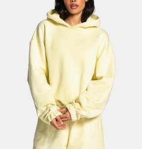 Conjunto de Chándal Personalizado al por Mayor para Mujer: Sudadera con Capucha de Tallas Grandes y Pantalón Jogger de Pierna Ancha con Hombros Caídos y Cintura Elástica - Product Image 3