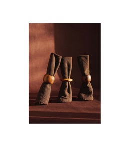 Anneau de serviette en bois aux détails raffinés, touche sophistiquée pour un environnement de repas haut de gamme - Product Image 4