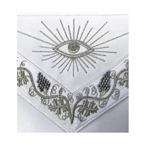 Delantal de masón de primera calidad, bordado a mano en plata, con diseño étnico, tela de terciopelo, bordes de cinta de moiré blanca y logotipo personalizado. - Product Image 4