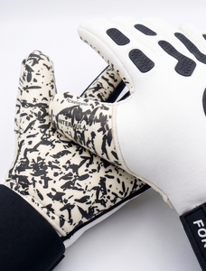 Guantes de Portero de Fútbol Blancos para Jóvenes |   Guantes de Látex Personalizados 3D de Silicona para Niños con Corte Negativo en el Dorso, Dedos Enrollados y Agarre Colorido con Efecto Salpicado - Product Image 2