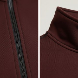 ชุดวอร์มสีแดงเลือดหมูแบบยูนิเซ็กซ์ ผลิตตามสั่งพร้อมโลโก้และแบรนด์ส่วนตัว ผ้าเนื้อหนาปานกลาง เสื้อฮู้ดซิปแบบโอเวอร์ไซส์ และกางเกงจ็อกเกอร์ จากผู้ผลิต - Product Image 5