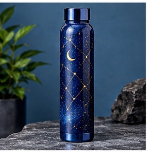 Botella de agua moderna de cobre con diseño de galaxia azul, con patrón de luna y estrellas, portátil para viajes. - Product Image 1