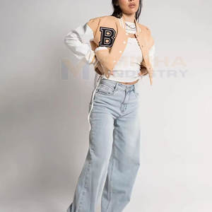 Veste de style universitaire élégante pour femmes, veste d'hiver chaude en laine 100% pour femmes - Product Image 5