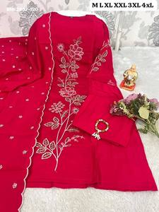 Conjunto de Kurti y Pantalón Recto de Seda Romana de Alta Calidad con Bordado Floral Blanco - Trabajo Zardozi Hecho a Mano - Suministro al por Mayor - Product Image 2
