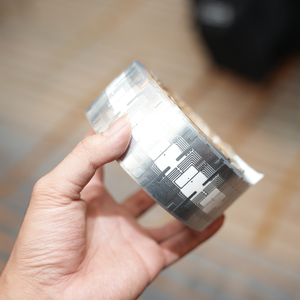 UHF RFID Inlay size 42x16mm Made in Vietnam 860-960 MHz Customize use for asset tracking - Product Image 1