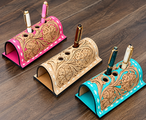 Organisateur de stylos en cuir artisanal gravé, motif floral western, décoration de bureau pour cadeaux d'entreprise et fournitures de bureau (vente en gros) - Product Image 4