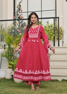 Ensemble Kurta en coton rouge imprimé pour femme avec pantalon et dupatta, coupe ample, longueur cheville, style traditionnel indien pakistanais, tenue décontractée - Product Image 5