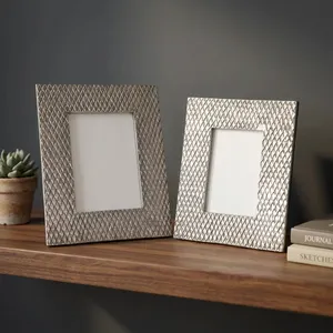 Marco de Fotos Rectangular de Ágata y Cuarzo con Patrón en Relieve, Resistente al Deslustre, para Mesa, Acabado Plateado, Decoración Moderna para el Hogar - Product Image 2