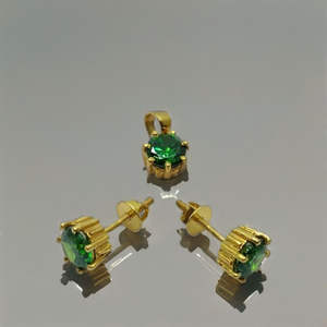 Ensemble de bijoux en or émeraude avec pendentif en pierre verte ronde et boucles d'oreilles assorties pour femmes - Product Image 3