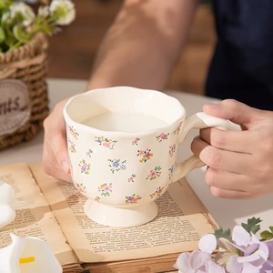 Taza de café de cerámica de la más alta calidad con un asa rosa adorable, perfecta para el hogar, la oficina y entornos de cafetería. - Product Image 5
