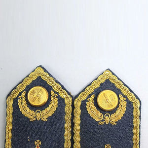 Épaulettes personnalisées brodées sur mesure avec détails tressés pour uniformes de cérémonie et défilés - Product Image 5