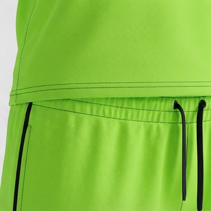 Conjunto Deportivo de 2 Piezas para Mujer, Camiseta Verde de Manga Corta con Estampado y Pantalones con Franja Lateral, Tejido Transpirable de Poliéster - Product Image 5