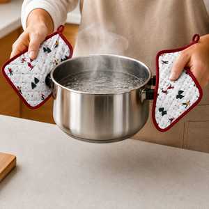 Support de casserole de qualité export avec motif de Noël imprimé, 100 % OEM, meilleure qualité, taille personnalisée pour usage en cuisine. - Product Image 1