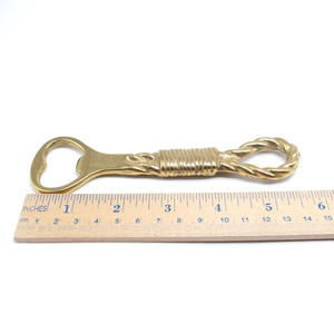 Décapsuleur en laiton vintage fait main avec corde nautique, accessoire de bar maritime décoratif, rustique et côtier - Product Image 2