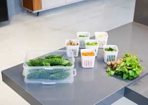 Ensemble de contenants alimentaires rectangulaires en plastique empilables avec panier de drainage amovible et couvercle pour réfrigérateur - Product Image 6