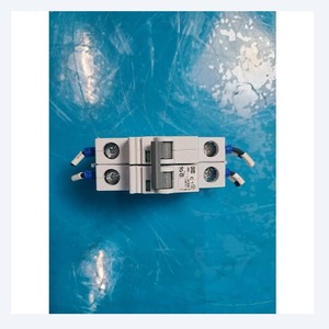 Condensateur de protection contre les surtensions CUTLER-HAMMER SPCL2C01, utilisé comme pièce détachée pour équipement semi-conducteur d'époque - Product Image 3