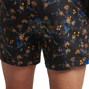 Pantalones cortos de sublimación para ropa deportiva distintiva, diseñados para sesiones de entrenamiento y uso activo. - Product Image 3