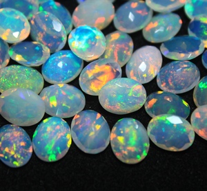 Opale naturelle ovale facettée 4*6mm, qualité supérieure, multicolores, pour la fabrication de bijoux - Product Image 1