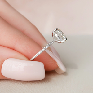 แหวนหมั้นเพชรทรงกลมเจียระไนแบบบริลเลียนท์ ประดับเพชรด้านข้าง ทอง 14K สไตล์คลาสสิก รับรองโดย IGI - Product Image 6