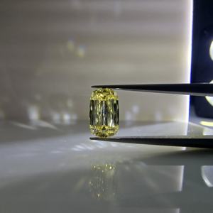Diamante Rectangular con Corte Mixto Tipo Cojín, Certificado por IGI, 1.5CT, Color Amarillo Claro Fantasía, Cultivado en Laboratorio, VS2, Suelto, para Joyería - Product Image 4