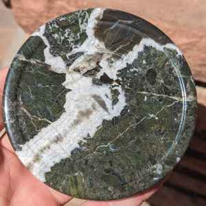 Ensemble de six sous-verres en onyx zèbre, faits à la main, en pierre noire, élégants pour la décoration de bar à domicile - Product Image 3