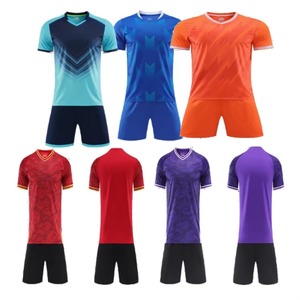 Maillot de football personnalisé pour adulte, ensemble complet respirant, uniforme de football, short, tissu en maille 100% polyester, séchage rapide - Product Image 6