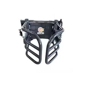 Accesorio de Abrazadera para Pacas Redondas para un Apilamiento Eficiente de las Pacas - Product Image 6