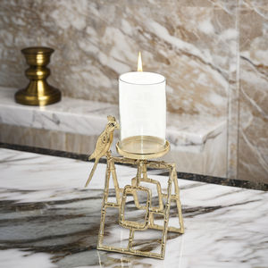 Bougeoir de Noël en métal et verre fini or Design élégant pour la décoration intérieure Fêtes de vacances et événements festifs - Product Image 6