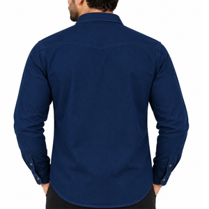 Camisa de mezclilla para hombre, camisa informal de manga larga con botones y bolsillos en el pecho, costuras impecables, comodidad diaria, cuello clásico, bolsillos en el pecho - Product Image 2