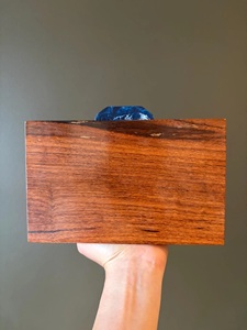 Pochettes en bois sur mesure, idéales pour la revente par les créateurs de sacs et les magasins de sacs, personnalisables dans vos dimensions. - Product Image 4