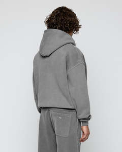 Ensemble de 2 sweats à capuche gris délavé vintage pour homme, en molleton de coton 500 GSM, coupe oversize et épaules tombantes, avec logo personnalisé, effet délavé à l'acide - Product Image 3
