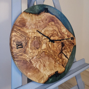 Compre Directamente del Fabricante: Reloj de Pared de Madera y Resina de 14 Pulgadas / 35 cm, Reloj de Pared de Madera con Borde Natural, Reloj de Pared Rústico de Madera de Olivo - Product Image 3