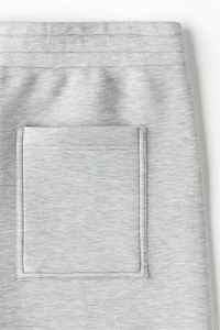Pantalones cortos tipo Bermuda de algodón de color sólido para hombre con cintura con cordón, estilo casual, color gris. - Product Image 5
