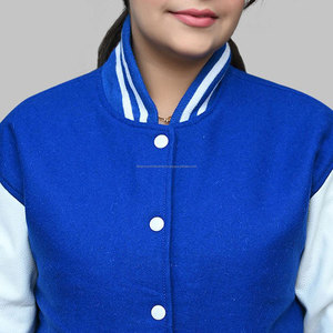 Chaqueta universitaria de cuero auténtico con letras de lana personalizada azul con parches de logotipos bordados de Color blanco y chaquetas con etiquetas - Product Image 6