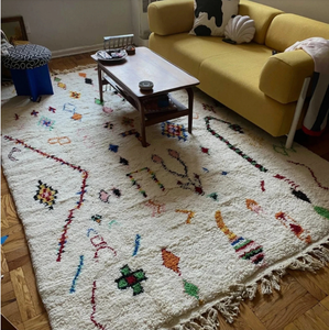 Alfombra de Lana Multicolor Blanca Marroquí Anudada a Mano, Patrón Geométrico, Ecológica, Antideslizante, Apta para Mascotas, para Sala de Estar y Niños - Product Image 3