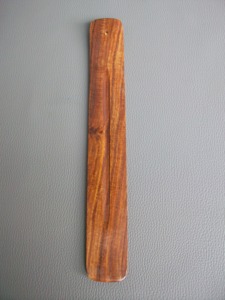 Porte-encens en bois de manguier fait main 26 cm, brûleur d'encens en bois, support décoratif aromatique pour bâtonnets d'encens - Product Image 6