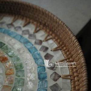 Bandeja con Incrustaciones de Mosaico, Bandeja Redonda de Ratán para Servir con Incrustaciones de Azulejos de Vidrio Concéntricos y Nácar - Product Image 3