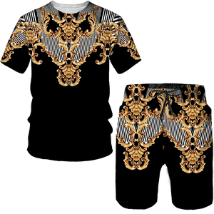 Conjunto de Camiseta con Estampado de León Dorado sobre Negro para Hombre, Ropa Casual de Verano, Cuello Redondo, Manga Corta, 2 Piezas - Product Image 2
