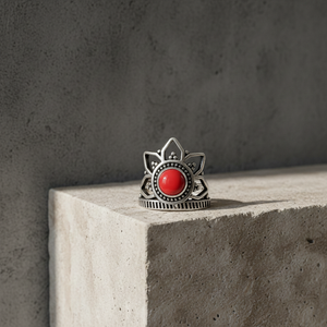 Bague Couronne Corail Rouge Faite à la Main Style Bohème Vintage Lotus Laiton Plaqué Argent/Or Unisexe Pierre Précieuse Légère et Tendance - Product Image 5
