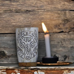 Cuerno Vikingo para Beber y Juego de Vasos/Tazas, Diseño Ecológico con Motivos Animales, Set de Regalo Medieval Nórdico con Grabado - Product Image 1