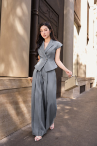 Pantalon de bureau gris pour femme, taille haute, coupe décontractée, jambe large, plissé, coupe régulière, poches latérales, NERINA ODM, tissu peigné - Product Image 3