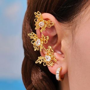 Pendientes de Clip de Mariposa de Latón Chapado en Oro de 18K al por Mayor con Zirconia de Corte Princesa y Engaste de Garra para Joyería de Regalo Unisex - Product Image 5