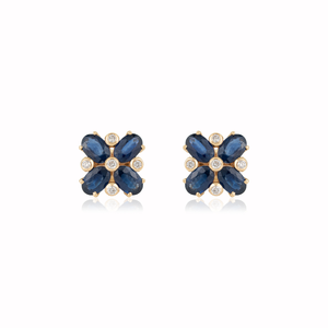 Boucles d'oreilles clous florales en or jaune 14 carats serties de saphirs bleus et de diamants, design inspiré de l'Art Déco, dernière collection, pour femmes, vente en gros, bijoux personnalisés - Product Image 1