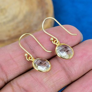 ต่างหูพลอยอเมทิสต์สีเขียวธรรมชาติทรงกลม ชุบทอง 18k บนตัวเรือนเงินแท้ 925 - Product Image 4